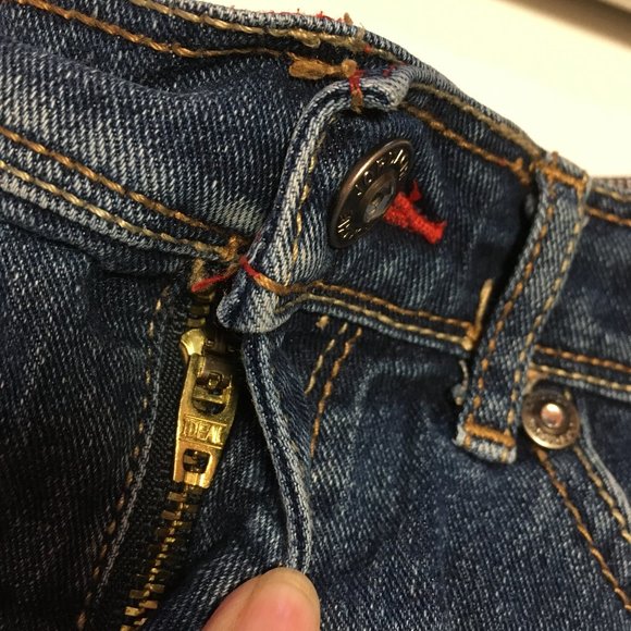 Jordache Raw Hem Denim shorts, Embroidered Distressed - size 6 - Picture 6 of 8